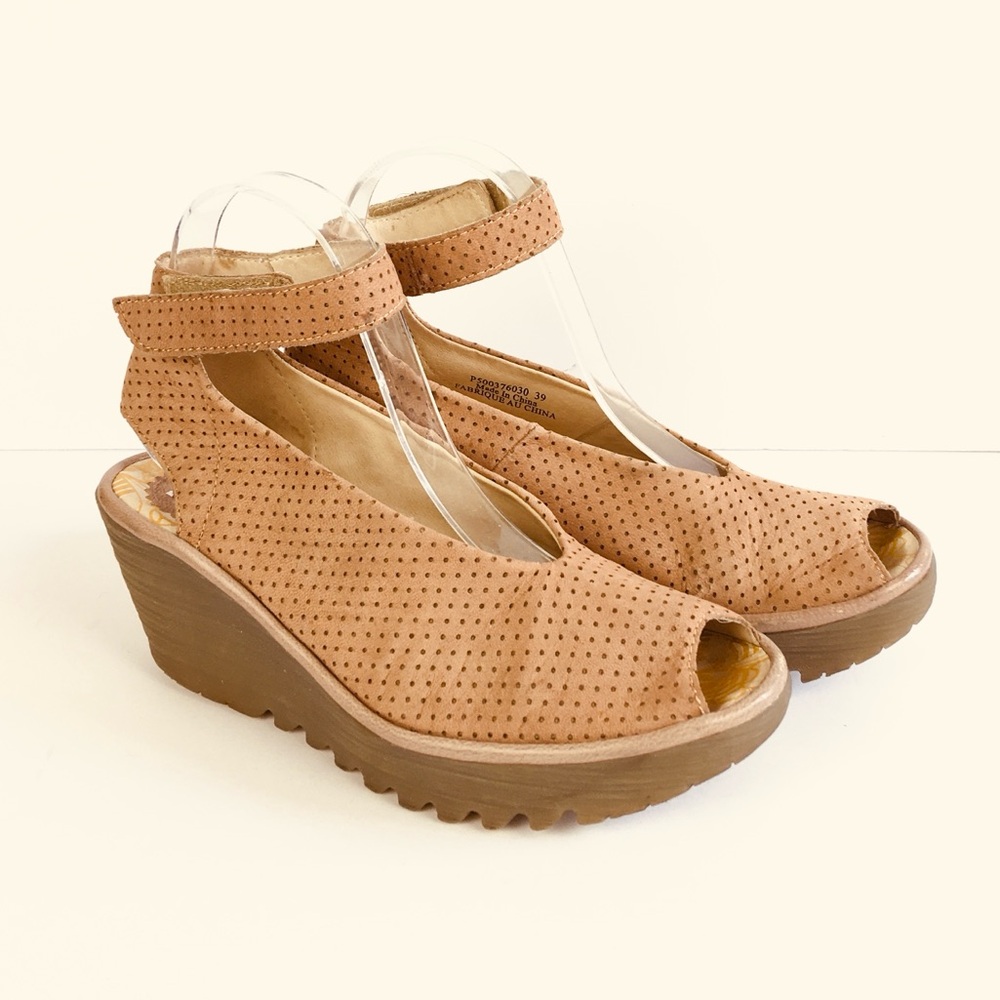 'FLY LONDON Yala' Perforated Leather Sandal Size 39 (US 8 - 8.5) - Picture 3 of 13